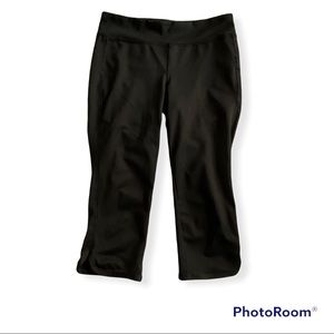 Girl’s Old Navy Active Black Athletic Capri Leggings M